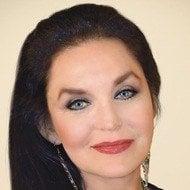 Crystal Gayle Age