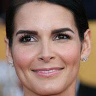 Angie Harmon Age