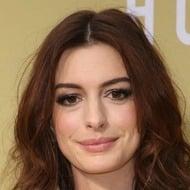 Anne Hathaway Age