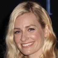 Beth Behrs Age