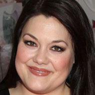 Brooke Elliott Age