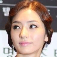 Han Chae-young Age