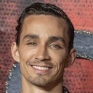 Robert Sheehan Age